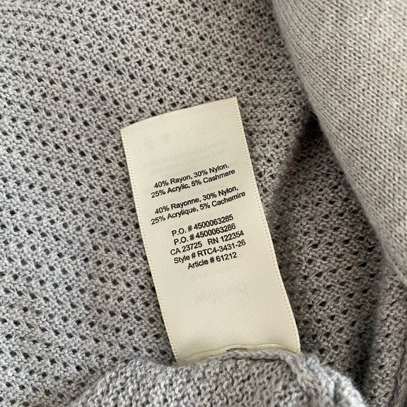Grey Aritzia cardigan. Good condition. Worn a couple of times. Size xxs - Picture 5 of 5